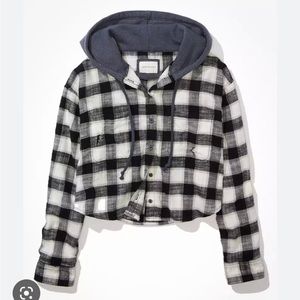 American Eagle cropped hooded flannel
